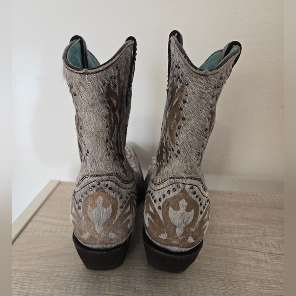 Corral Grey Fur Laser & Studs Shortie Leather Boots Womens 10 Snip Toe 2-inch Co - Picture 5 of 9